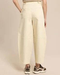 Barelleg Hose mit Bunddetail