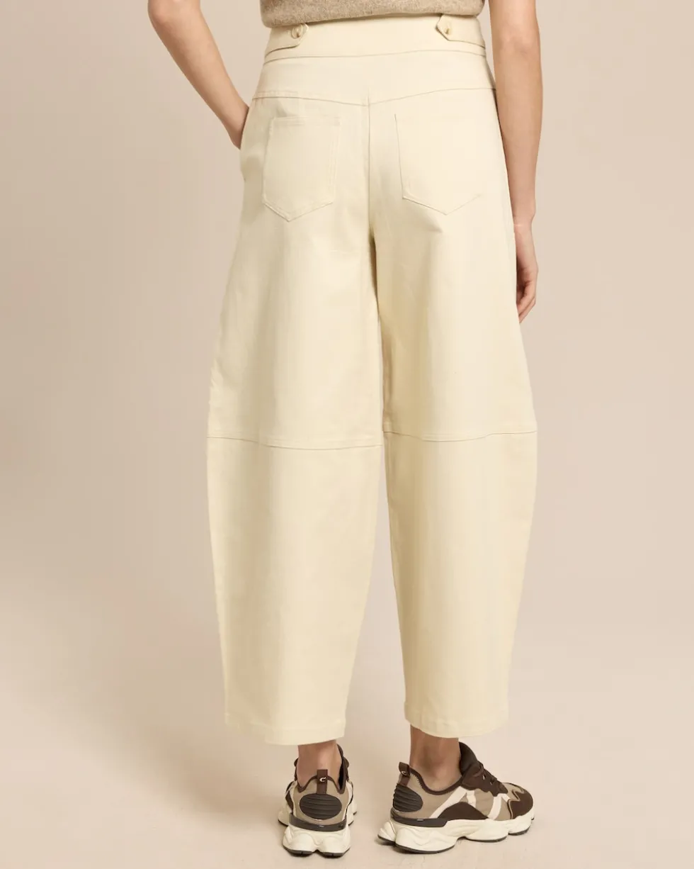 Barelleg Hose mit Bunddetail