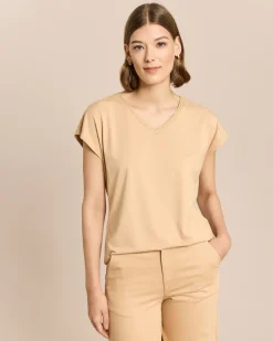 Basic Shirt mit Stickerei