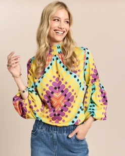 Bluse mit gesmoktem Kragen und Ärmelsaum