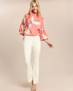 Bluse mit gesmoktem Kragen und Ärmelsaum