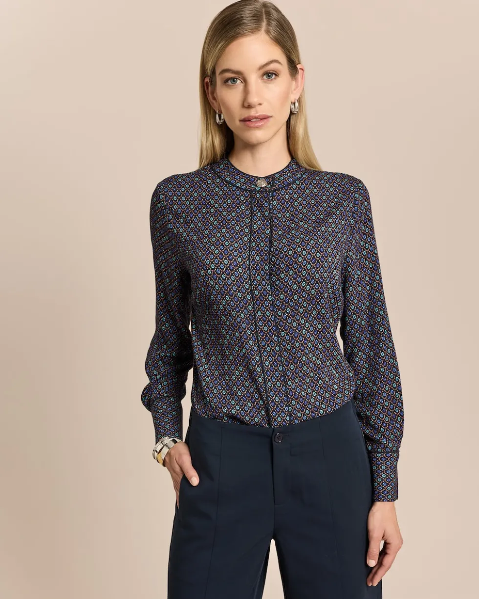 Bluse mit Kontrast