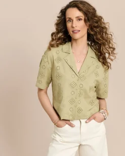 Bluse mit Lochstickerei