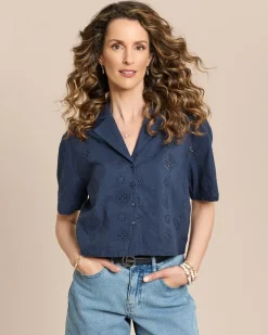 Bluse mit Lochstickerei