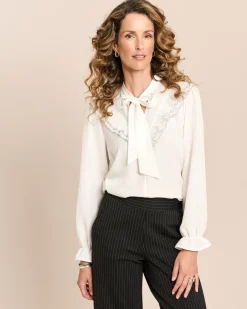 Bluse mit Rüschen und Schleifendetail