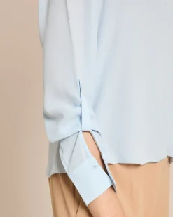 Bluse mit Ziernähten