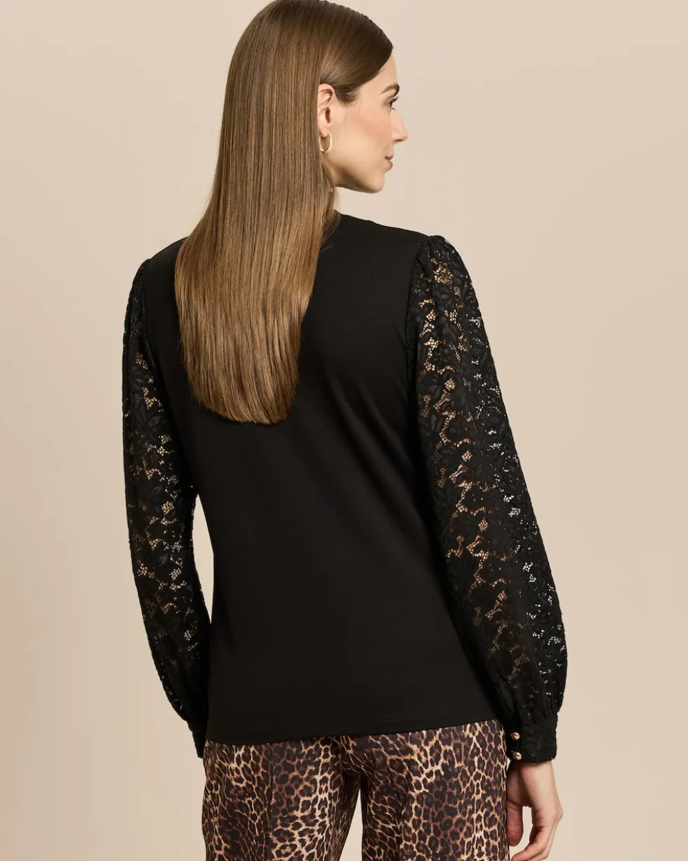 Blusenshirt mit Spitze und Knöpfen
