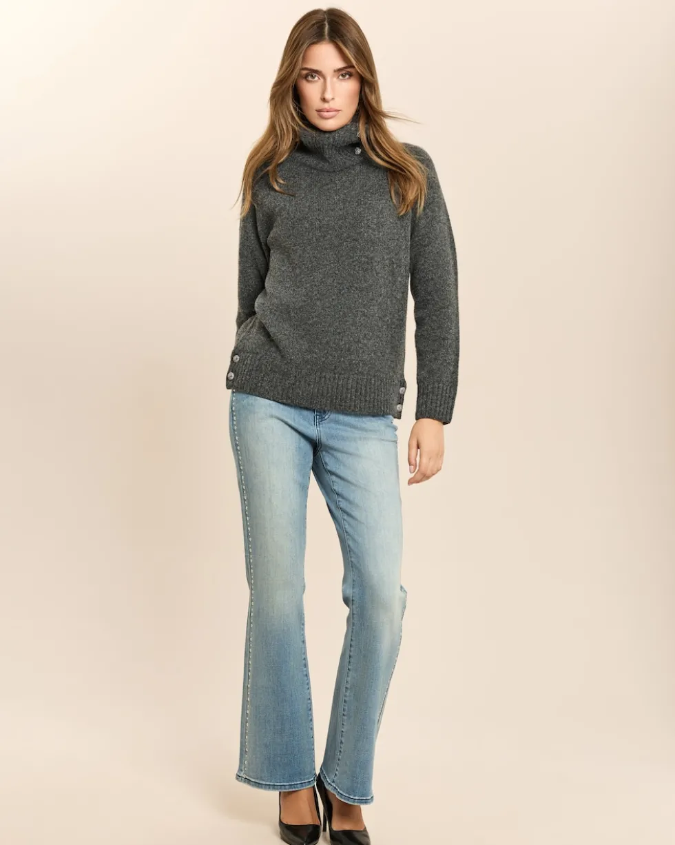 Bootcut Jeans mit Nietenbesatz