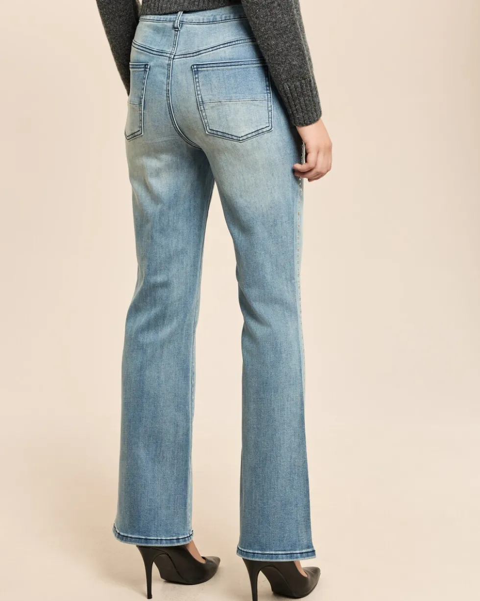 Bootcut Jeans mit Nietenbesatz