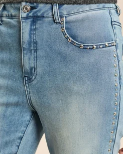 Bootcut Jeans mit Nietenbesatz