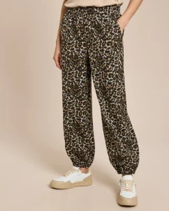 Hose mit Leoprint