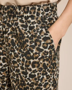 Hose mit Leoprint