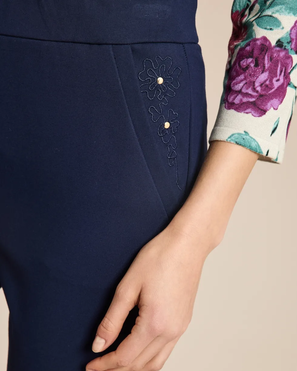 Hose mit Stickerei