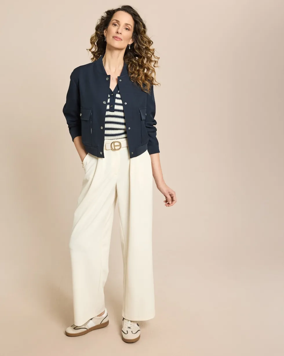 Jacke mit Druckknöpfen