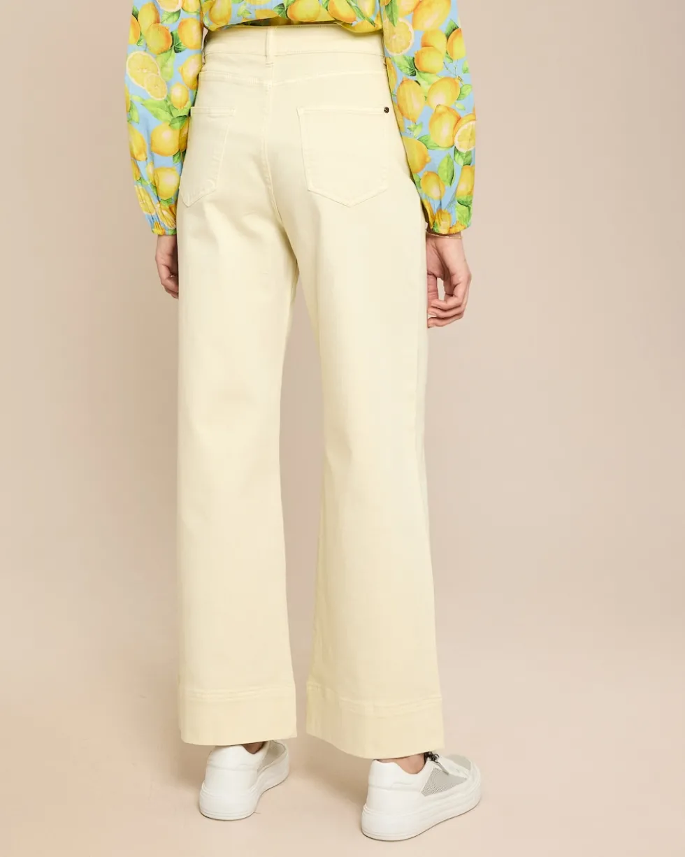 Jeanshose mit Teilungsnaht