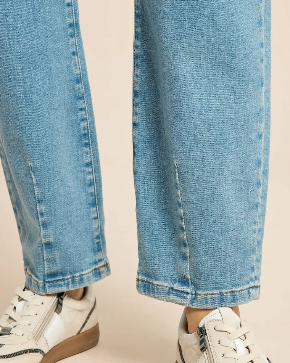 Jeans mit Kontrastdetails