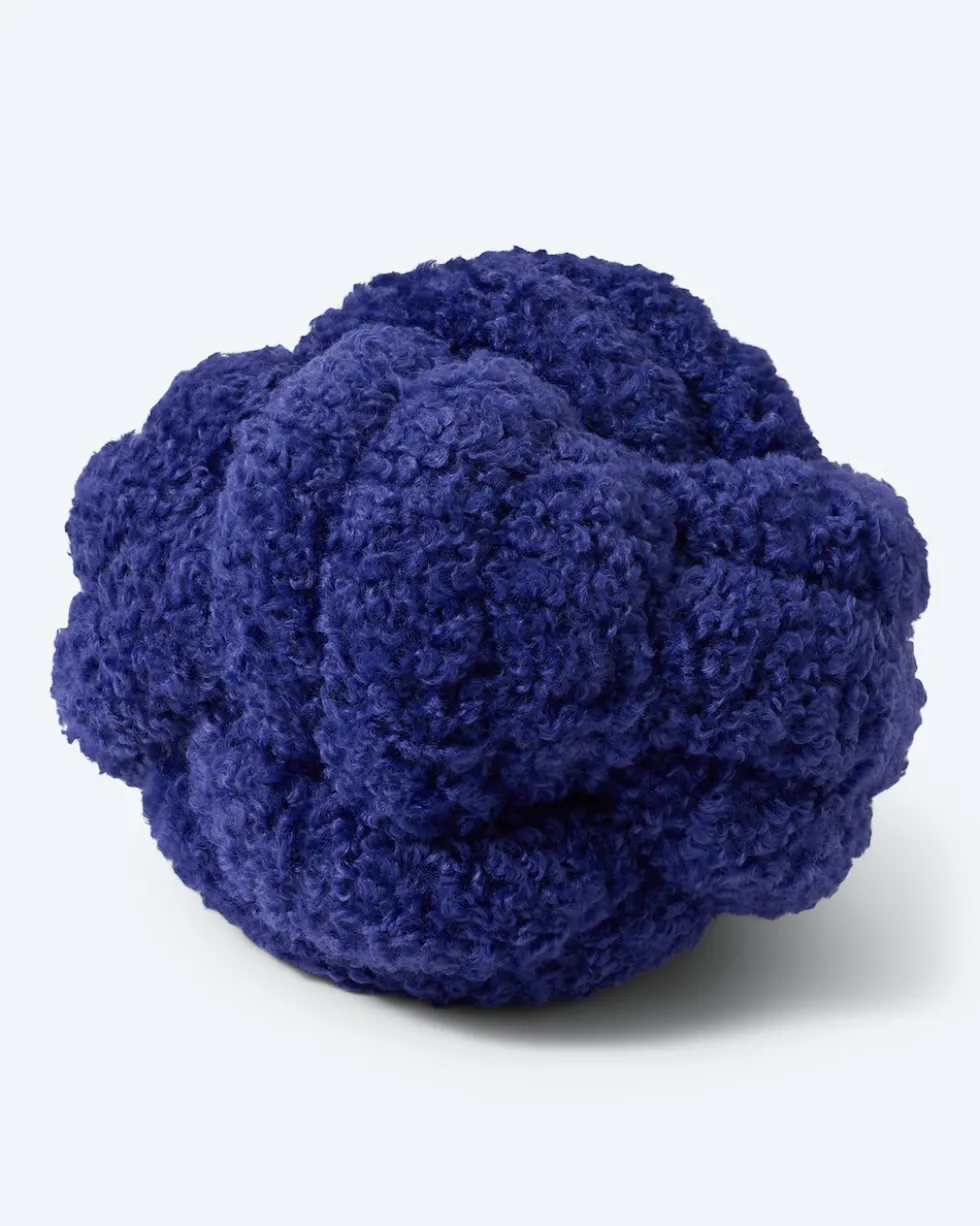Knotenkissen in Teddy-Optik