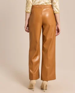 Lederimitathose mit Deko