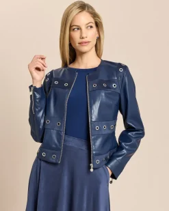 Lederimitatjacke mit Oesenverzierung
