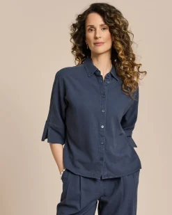 Leinen-Bluse mit Schmuckkette