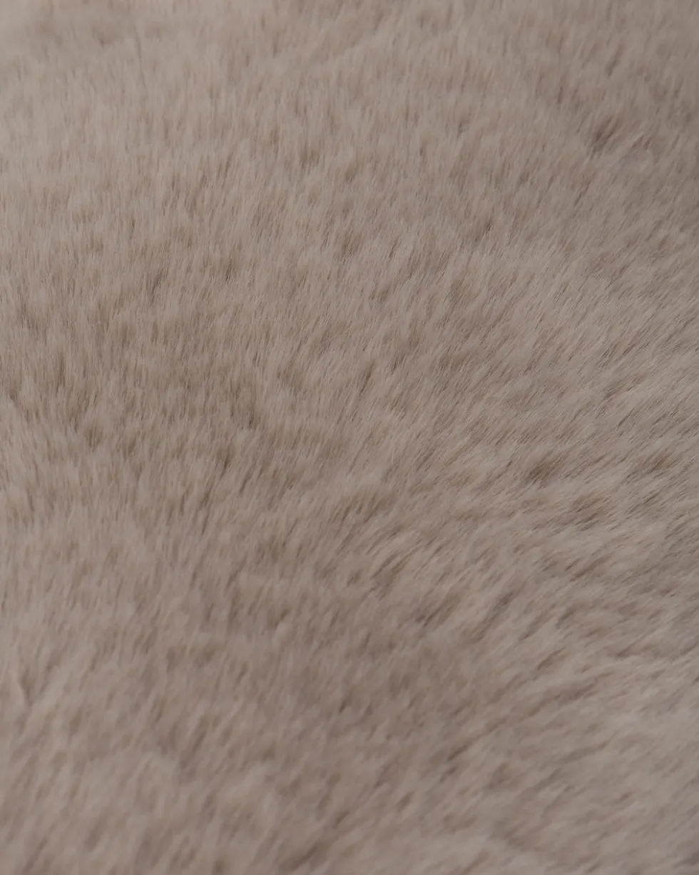 Loungepouf in Kaninchenfell-Optik