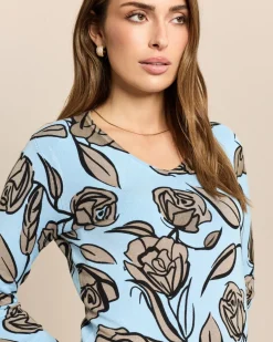 Pullover gezeichnete Blumen