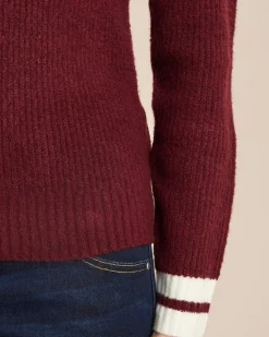 Pullover im College Look