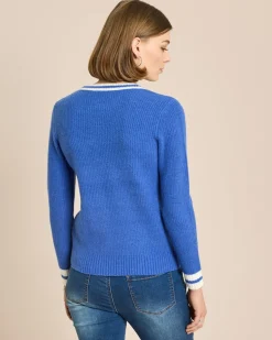 Pullover im College Look