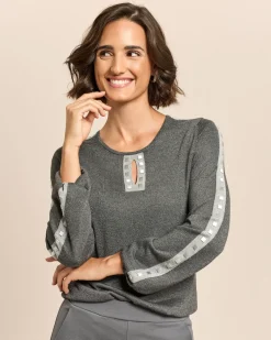 Pullover mit Glanzgarn und Nieten