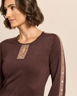 Pullover mit Glanzgarn und Nieten