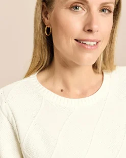Pullover mit Rauten-Zopf-Muster