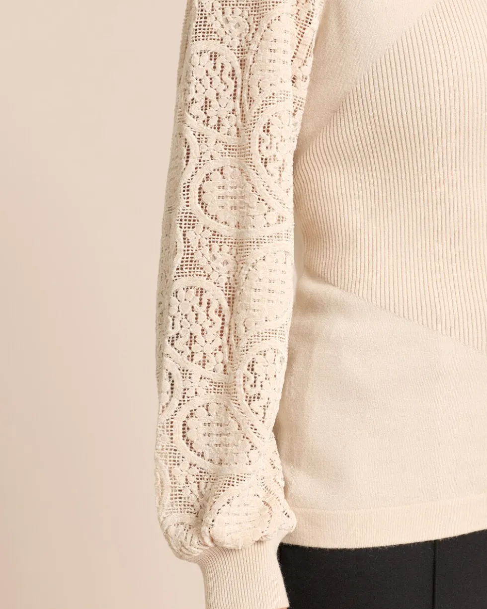 Pullover mit Samtapplikationen