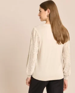Pullover mit Samtapplikationen