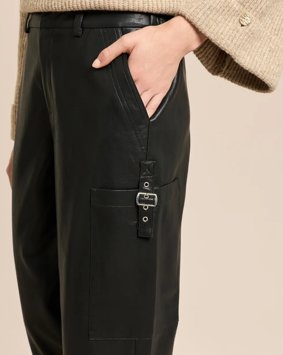 Relaxed-fit Hose aus veganem Leder