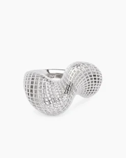 Ring im modischen Design