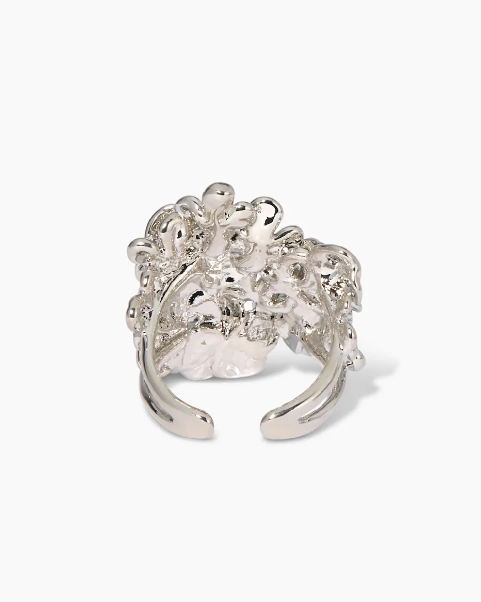 Ring mit Blütenmotiv