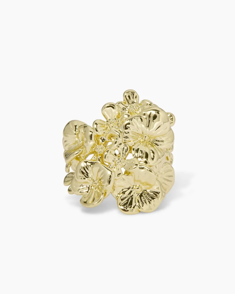 Ring mit Blütenmotiv