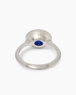 Ring mit Saphir