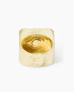 Ring mit strukturierter Oberfläche