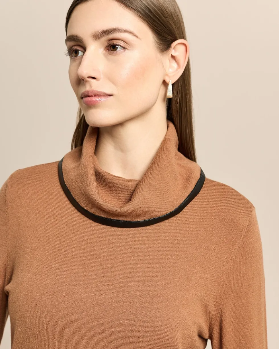 Rollkragenpullover mit Kunstleder