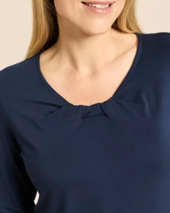 Shirt mit Dekoraffung am Ausschnitt