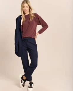 Shirt mit drapierter Schulter