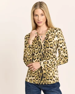 Shirt mit goldenen Knöpfen
