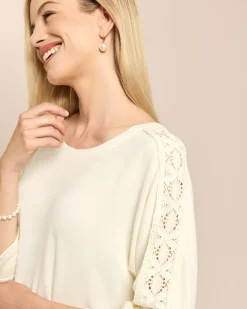 Shirt mit Häkelspitze