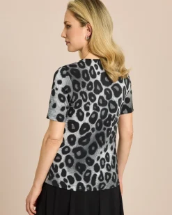 Shirt mit Kettendeko am Ausschnitt