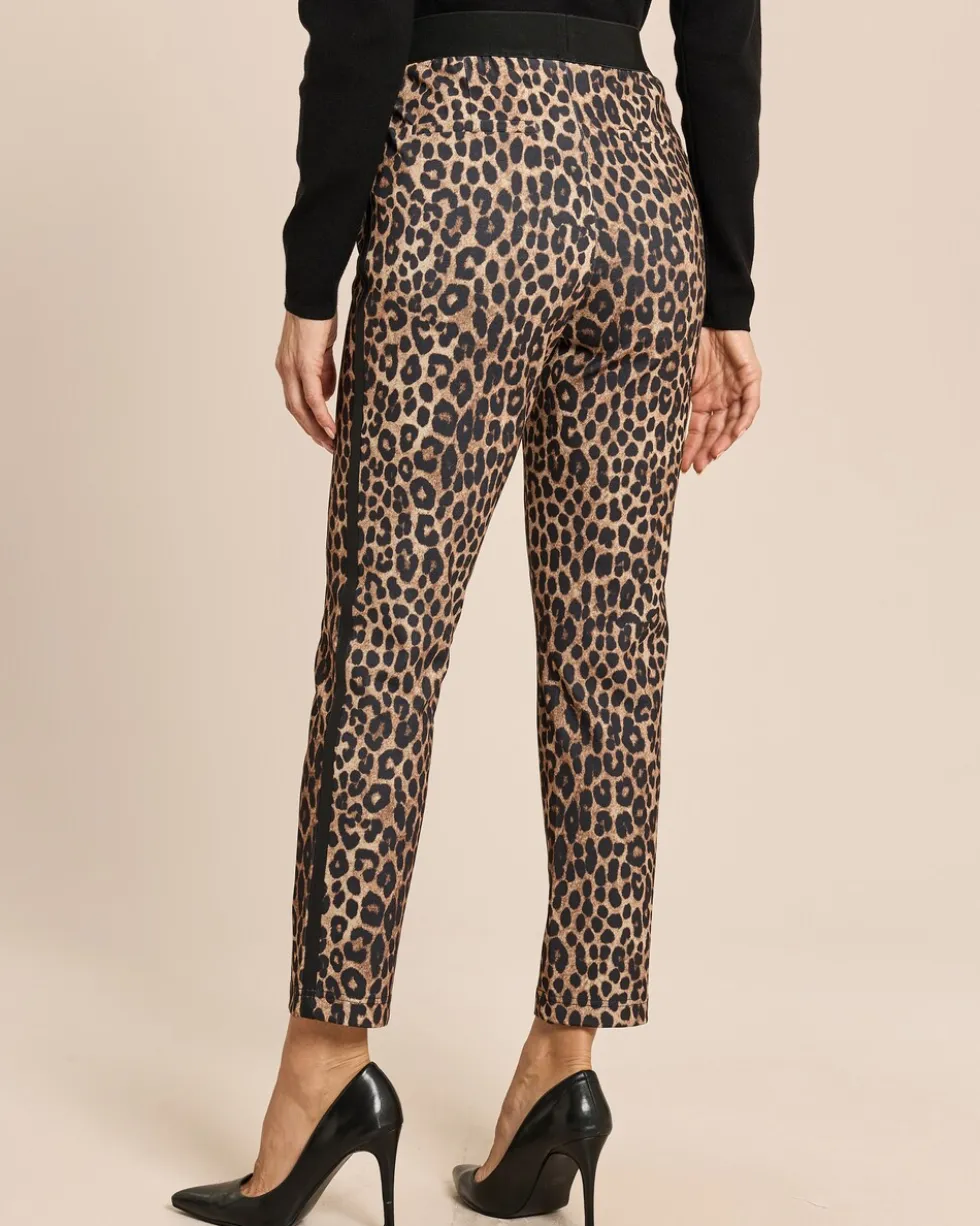 Slim Fit Hose mit Leomuster