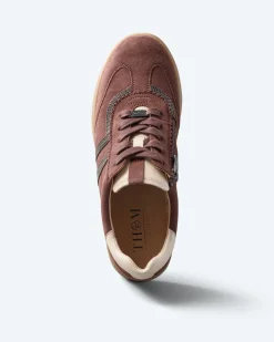 Sneaker mit Streifen