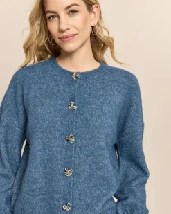 Strickjacke mit Zierknöpfen
