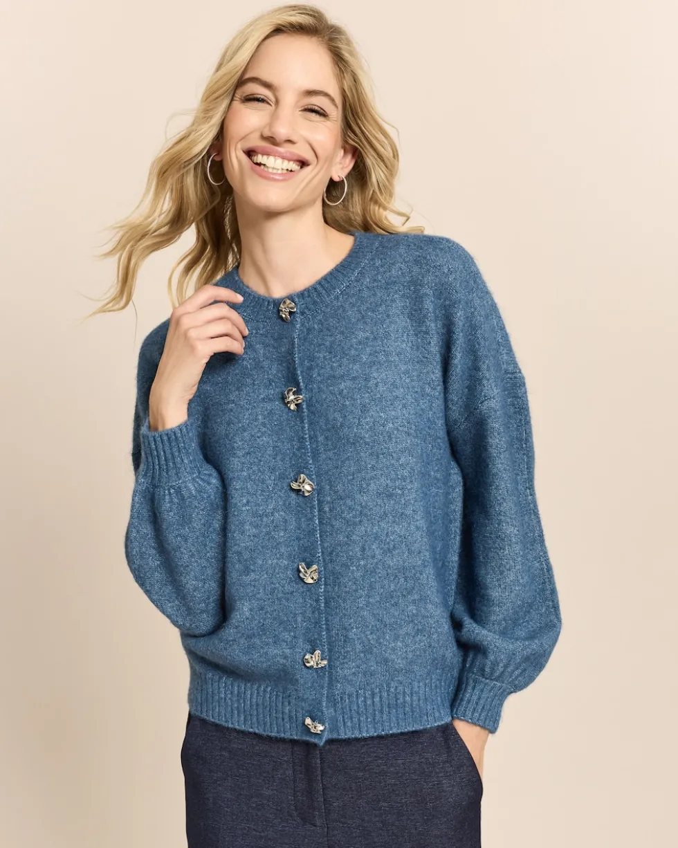 Strickjacke mit Zierknöpfen