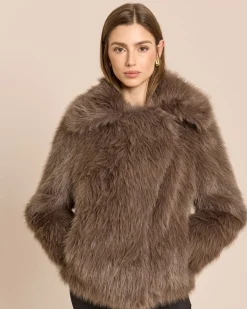 Webpelzjacke mit breitem Kragen
